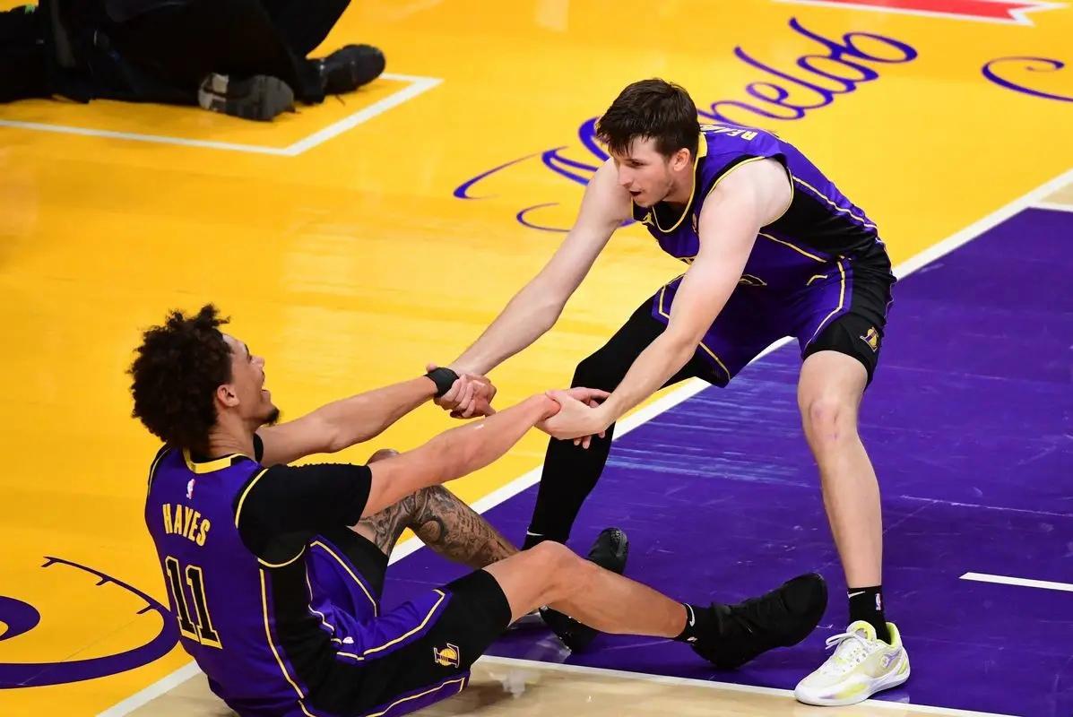 九游娱乐官方-签约达成，重回湖人！最后一笔关键补强，老詹第5冠有戏