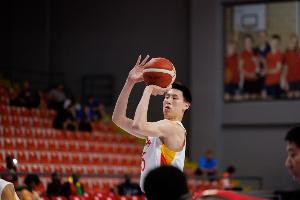 九游娱乐-麦穗丰：郇斯楠天赋太好&amp;盖帽太漂亮了 但在现有防守体系下很浪费