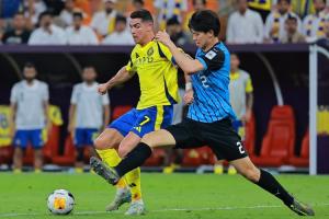 身高1.92米！足球专家曾盛赞高井幸大：他在亚冠把C罗防得死死的