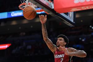 九游娱乐-超高效两双！韦尔6中6拿到13分14板2助1断2帽