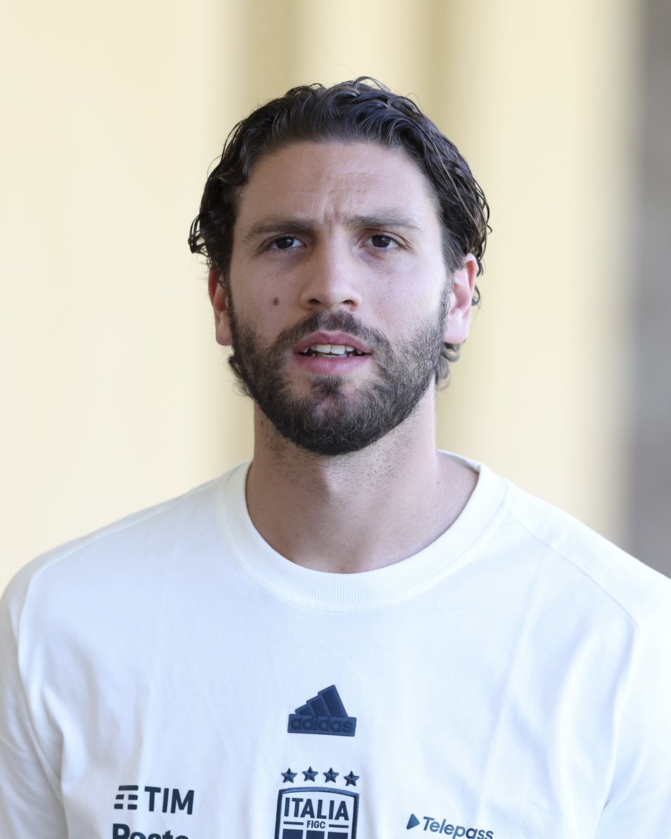 九游娱乐官方-官方：洛卡特利受伤退出国家队集训，将返回尤文图斯