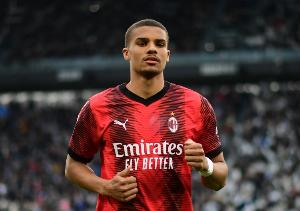 九游娱乐下载-意媒：阿莱格里对佳夫很满意，球员也想继续留在米兰