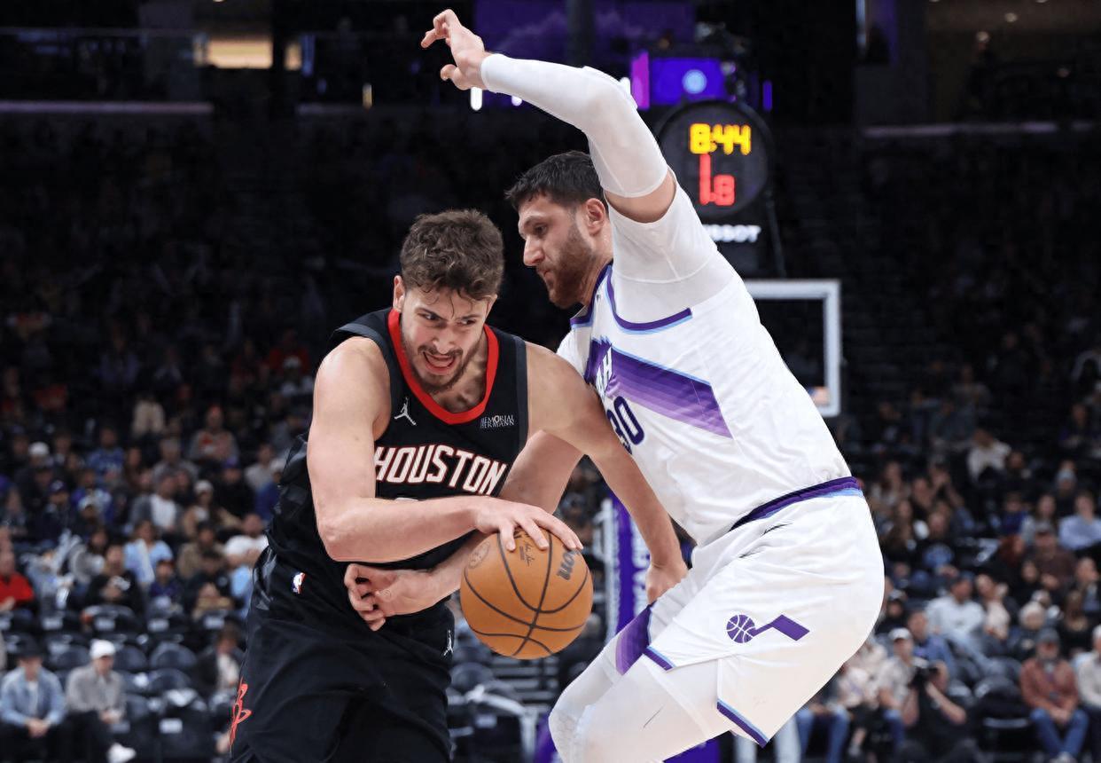 九游娱乐下载-3连胜终结！杜兰特32+9，申京31+14，乌度卡反省吧，太耽误谢泼德